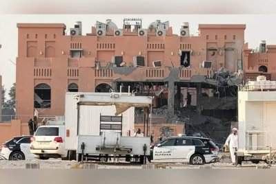 Keadaan bangunan musnah akibat serangan Israel. Foto Reuters