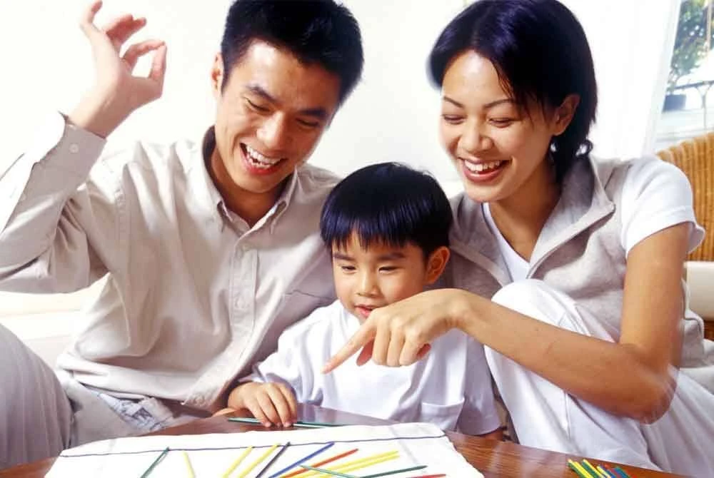 Kejadian yang membabitkan pasangan suami isteri di Shanghai, China itu tular di media sosial. - Agensi