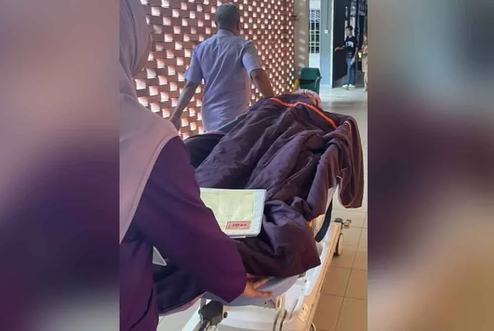 Hazwani membawa suaminya menjalani pemeriksaan kesihatan selepas melihat keadaannya semakin lemah.