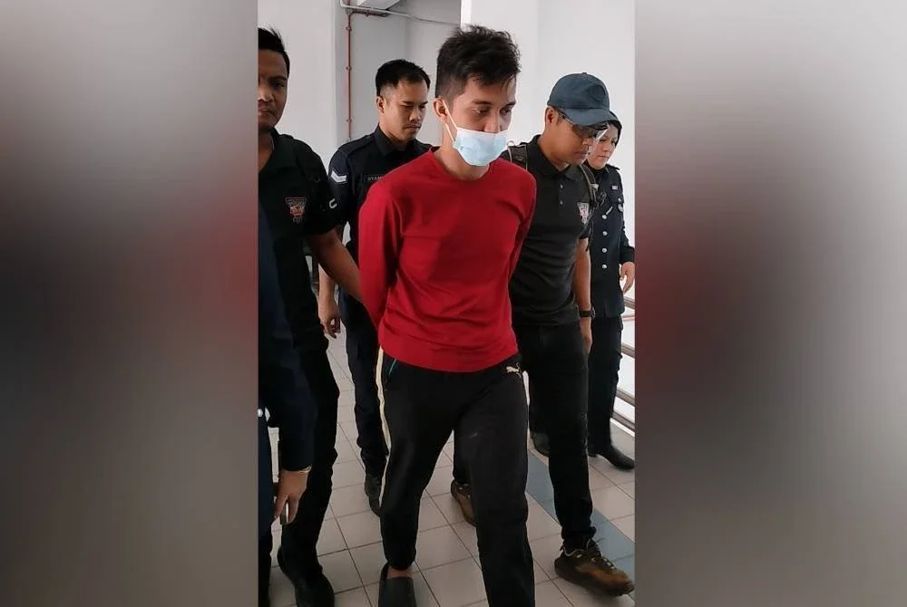 Seorang pemuda dikenakan hukuman penjara enam tahun dan tujuh sebatan selepas mengaku salah di dua Mahkamah Sesyen di sini atas tiga kesalahan melakukan rompakan bersenjata baru-baru ini.