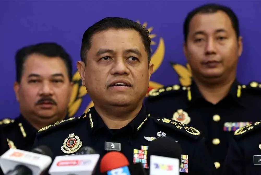 Aedy Fadly (tengah) ketika sidang media sempena Inisiatif Penguatkuasaan Keselamatan Jalan Raya di Kementerian Pengangkutan, pada Khamis. Foto Bernama