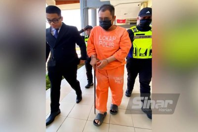 Seorang mudir di sebuah madrasah di Tumpat didakwa di Mahkamah Sesyen Pasir Mas pada Khamis atas tujuh pertuduhan melibatkan liwat, amang seksual dan memiliki bahan lucah sejak Jun 2024 sehingga Ogos lalu. Foto Sinar Harian HAZELEN LIANA KAMARUDIN