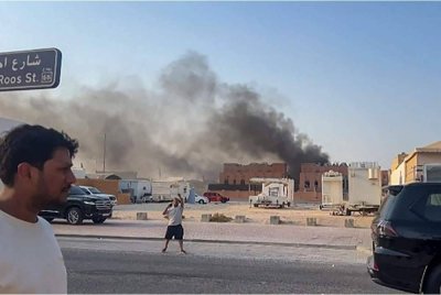 Rakaman yang diambil daripada video AFPTV menunjukkan asap tebal membumbung ke udara selepas beberapa letupan berlaku di ibu negara Qatar, Doha pada 9 September 2025. Foto AFP