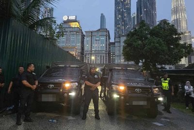 Keadaan di Kampung Sungai Baru pada Khamis.