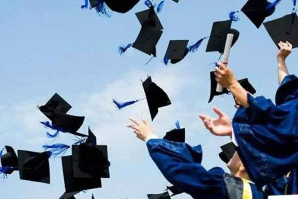 Tanpa tindakan serampang dua mata dalam perkara ini, meritokrasi pendidikan tinggi akan terus diuji dengan realiti kapasiti dan kemampuan membayar. Foto hiasan