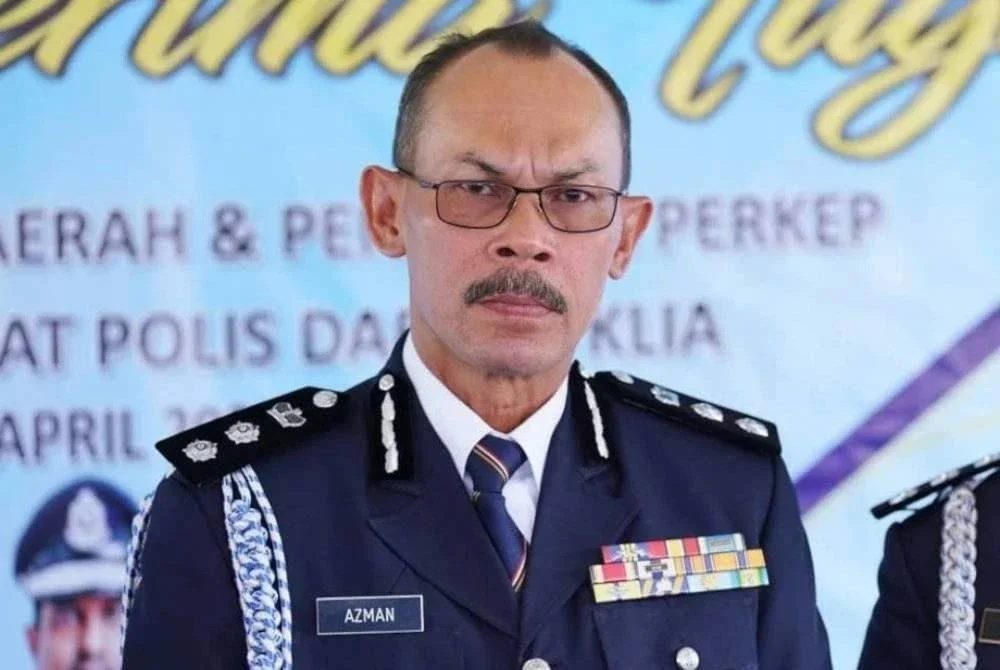 Ketua Polis Daerah KLIA, Asisten Komisioner Azman Shari'at.