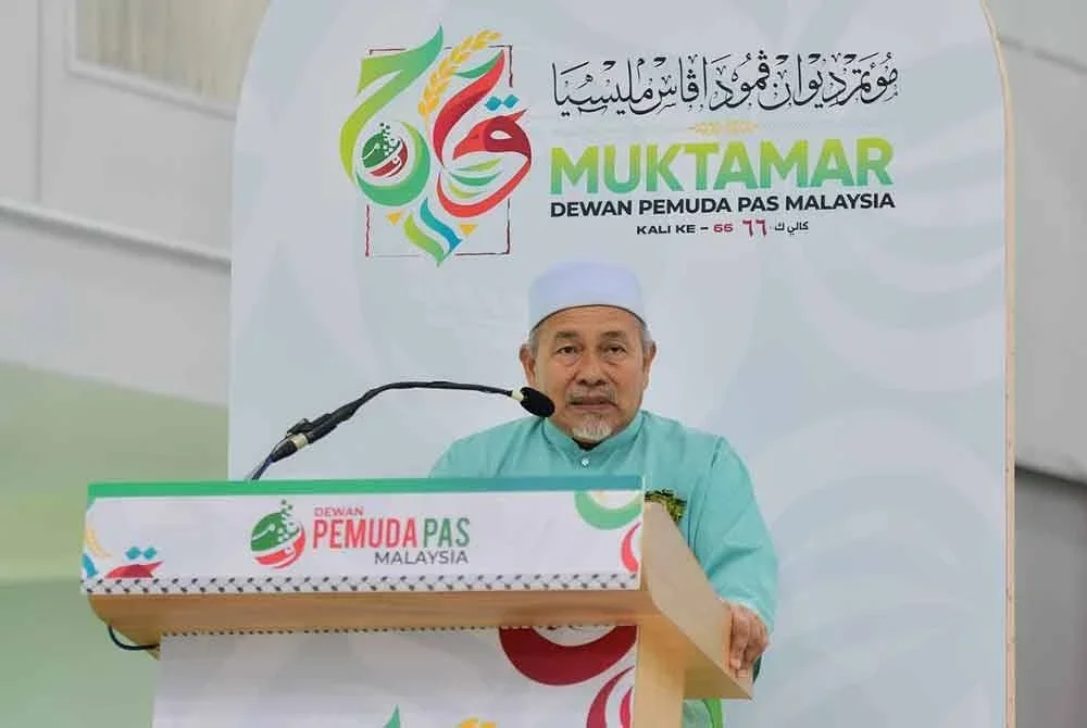 Tuan Ibrahim ketika berucap merasmikan Muktamar Dewan Pemuda Pas Pusat ke-66 di Kompleks Pas Kedah, Kota Sarang Semut pada Jumaat.