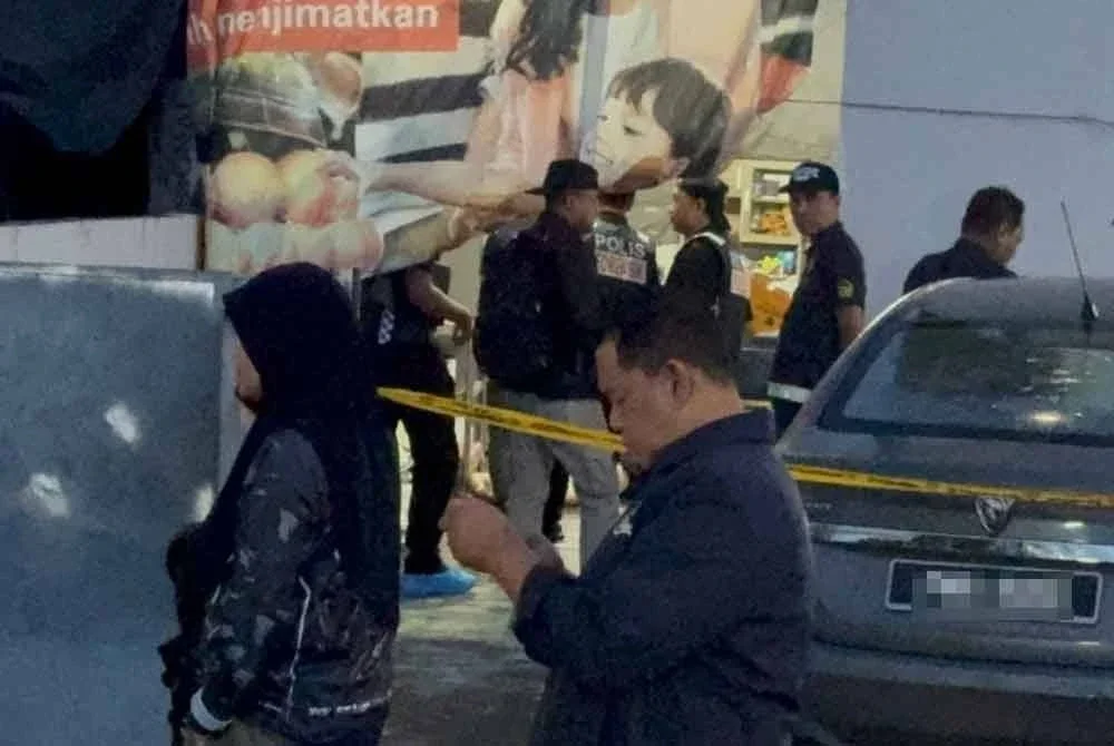 Seorang lelaki berusia 48 tahun yang mempunyai masalah mental maut selepas terjatuh ketika mengamuk di Taman Desa Baru, Gelugor.
