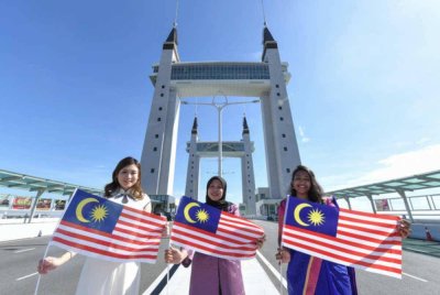 Terengganu dinobat negeri paling bahagia dengan skor 8.64 dalam Indeks Kebahagiaan Rakyat Malaysia 2024.