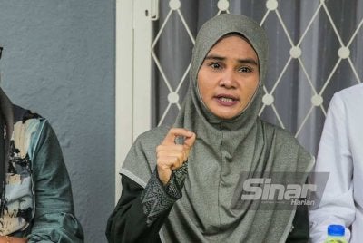 Rafidah ketika sidang media di Kampung Sungai Baru pada Jumaat.