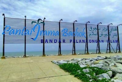 Kejadian berlaku di Pantai Irama, Bachok pada Khamis.