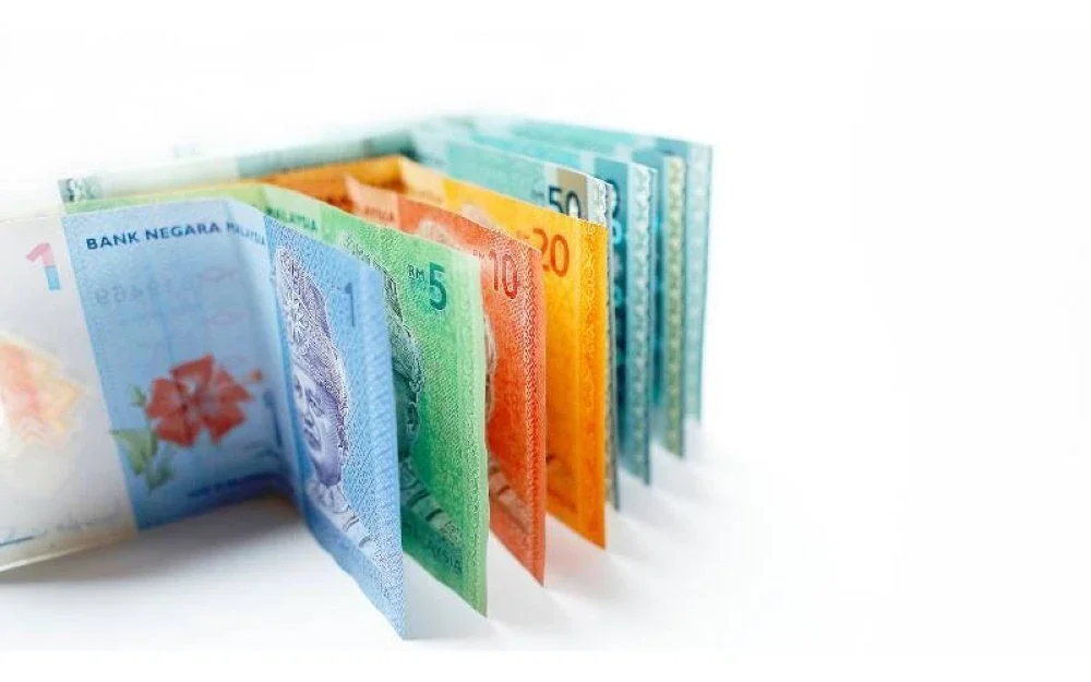 KWSP boleh melaksanakan kewajipan zakat bagi pihak pencarum, cadangan potongan zakat automatik seperti yang diamalkan oleh Tabung Haji merupakan langkah terbaik.