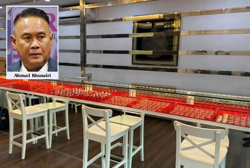 Sebuah kedai emas di Pahang diserbu SPRM untuk siasatan kes rasuah. 