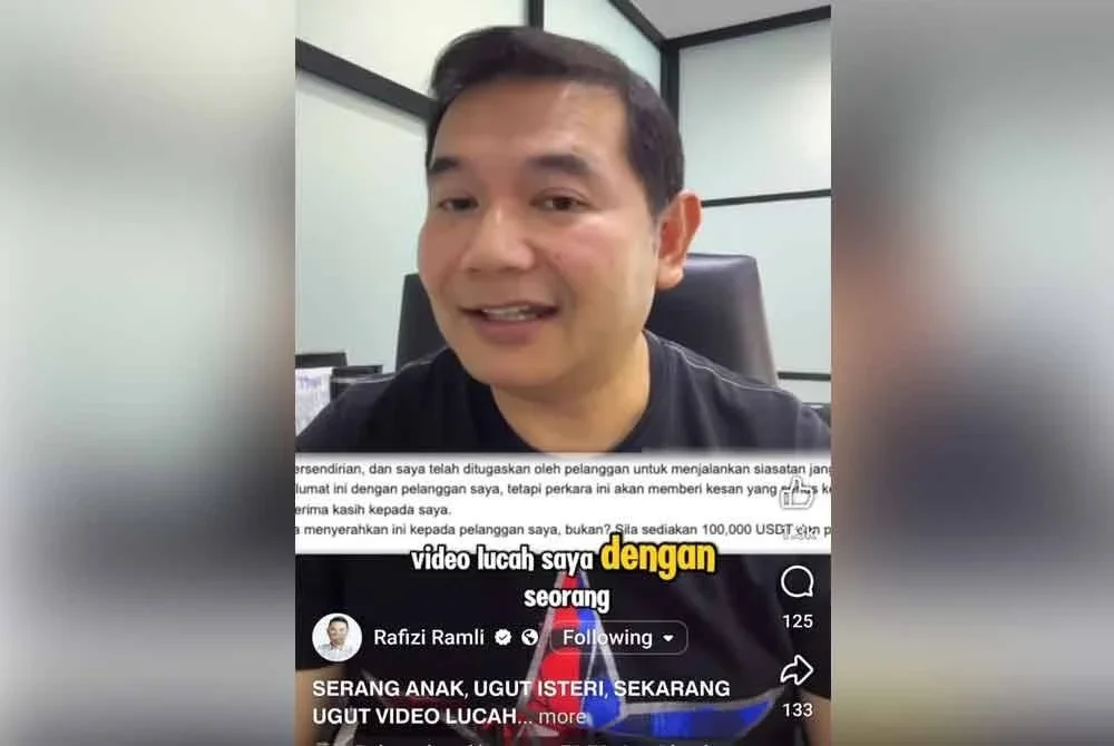 Rafizi ketika mendedahkan ugutan berkenaan di Facebooknya pada Sabtu.