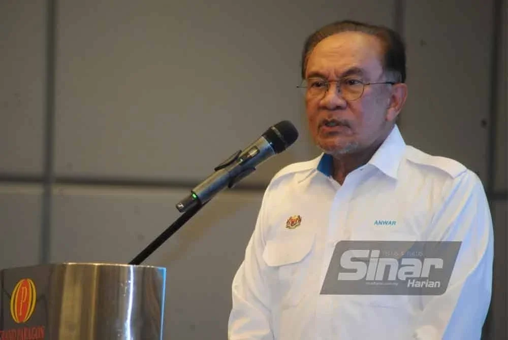 Anwar ketika berucap pada program Rapat Umum 27 Tahun Reformasi Peringkat Negeri Johor, pada Sabtu.