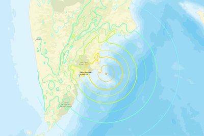 Pusat gempa dilaporkan terletak di luar pesisir Petropavlovsk-Kamchatsky yang menempatkan pangkalan kapal selam dan pangkalan udara milik Rusia. Foto USGS