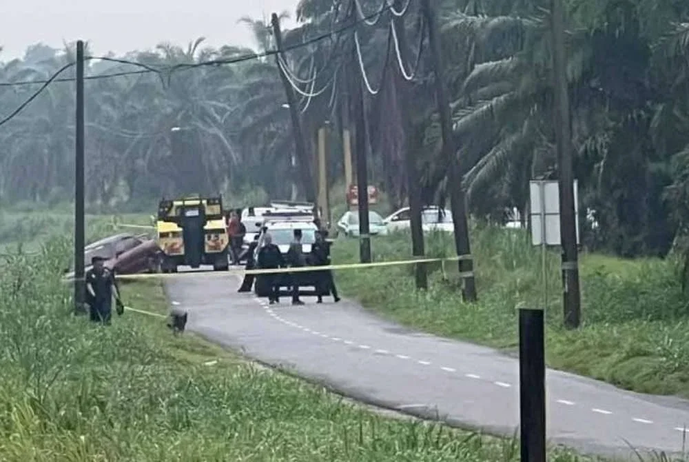 Suasana sekitar kawasan Jalan Kempas Kiri, Kampung Perepat, Kapar, gempar pada Khamis dengan penemuan mayat seorang lelaki dipercayai dibunuh.