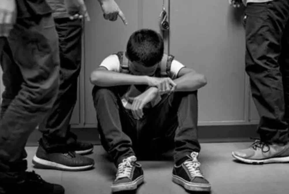 Seorang pelajar lelaki Tingkatan Dua di Kinarut, Sabah membuat dua laporan polis selepas dipercayai menjadi mangsa buli pelajar senior. Foto hiasan