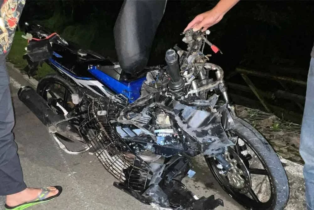 Keadaan motosikal mangsa. - Foto: IPD Kota Tinggi