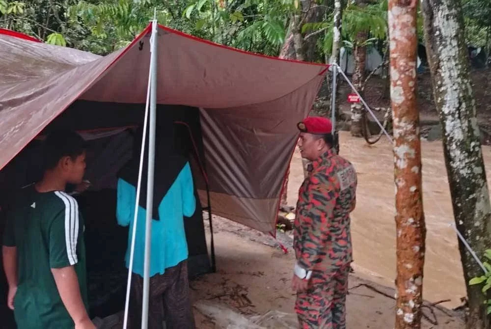 Keadaan hujan yang semakin reda membantu menurunkan paras air dan tiada mangsa dilaporkan cedera atau hilang.