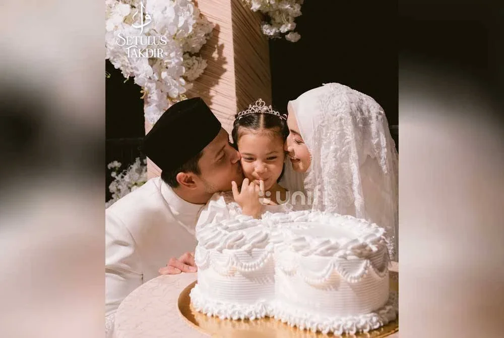 Amira meraikan hari ulang tahun kelahiran Fattah, turut bersama-sama ialah Nur Fatima Aisya. Foto: Unifi TV dan Candid Pictures Studio