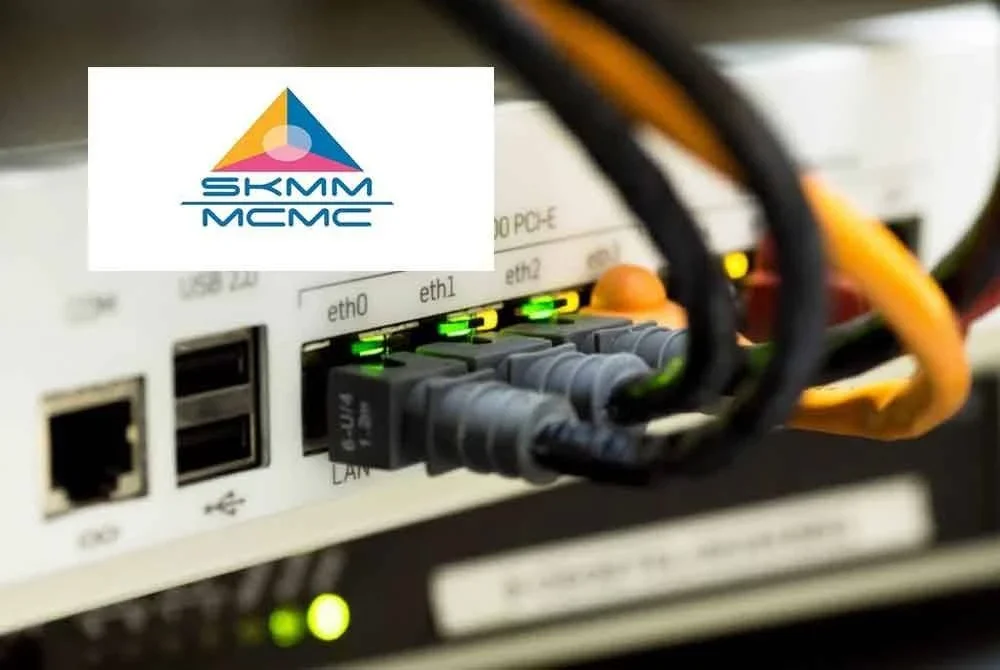 Pelajar Politeknik Seberang Perai kini menikmati capaian internet berkelajuan tinggi di bawah projek Jendela SKMM. - Gambar hiasan