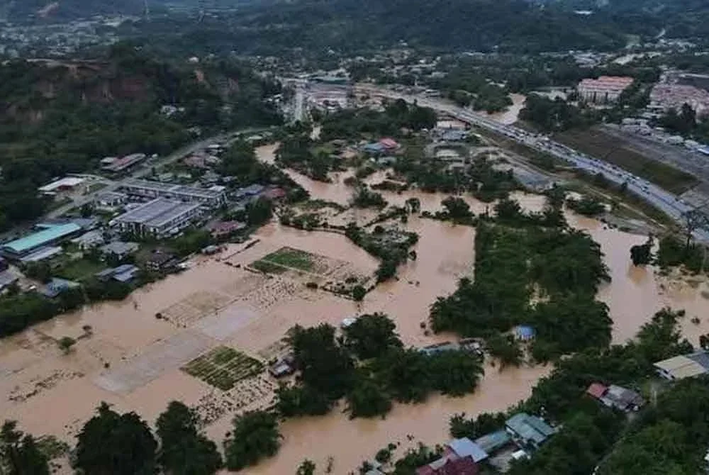 Keadaan banjir di Sabah. Foto: Facebook Anwar Ibrahim