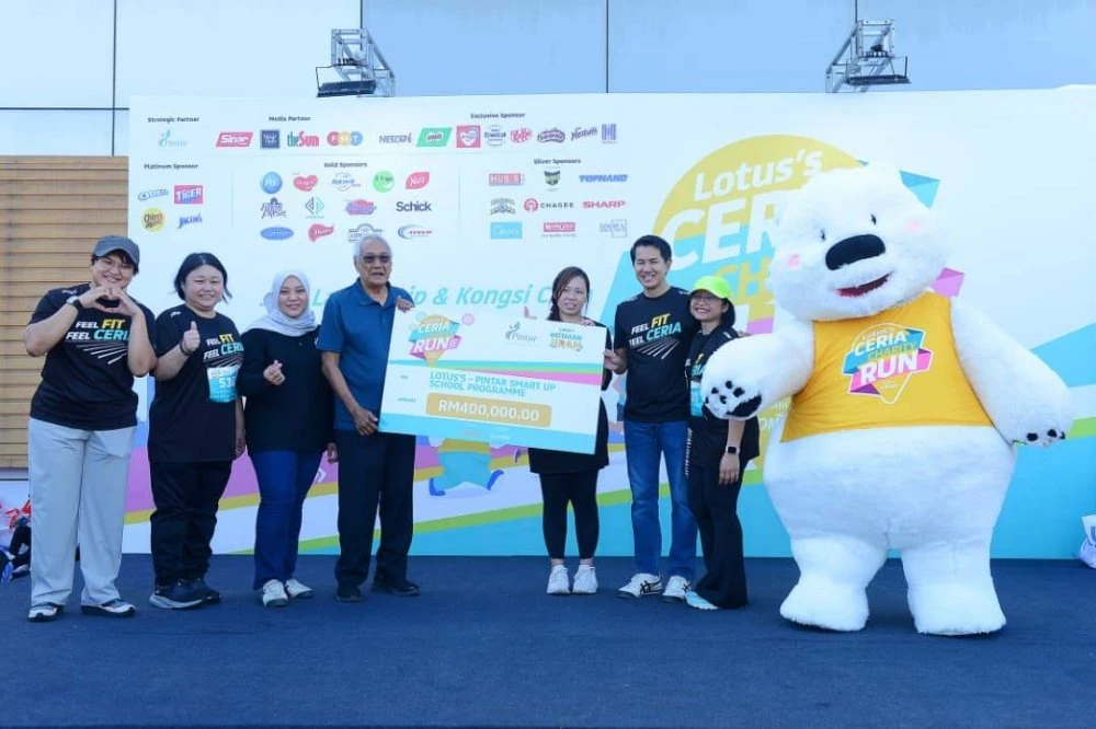 
Lotus's-PINTAR Smart Up School Programme berjaya mengumpulkan RM400,000 menerusi Larian Amal Tahunan Lotus's Ceria Charity Run 2025. 