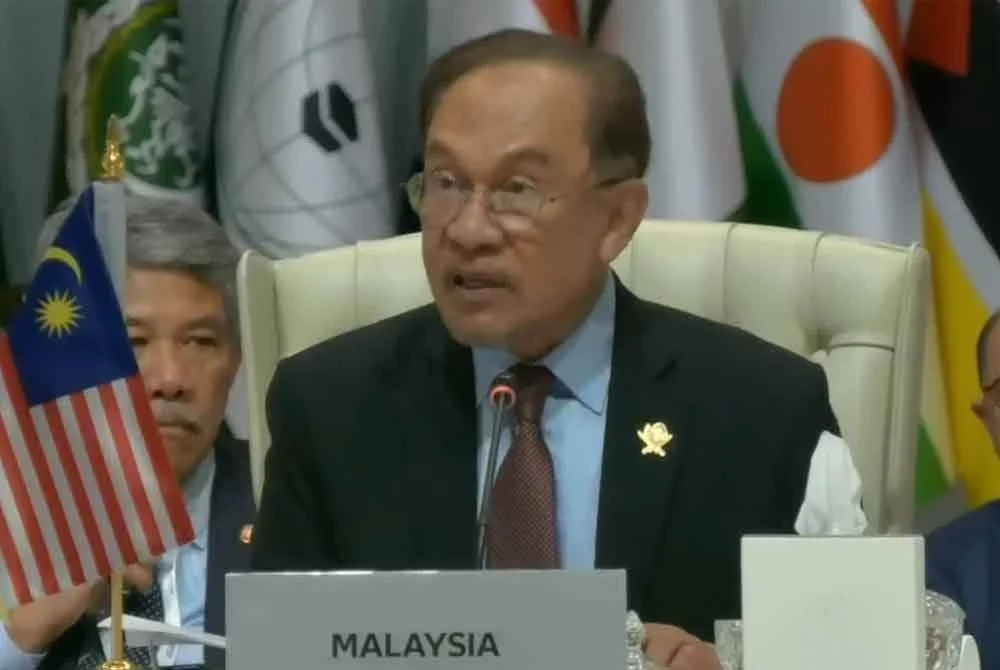 Anwar ketika berucap pada Sidang Tergempar Arab-Islam di Doha pada malam Isnin.