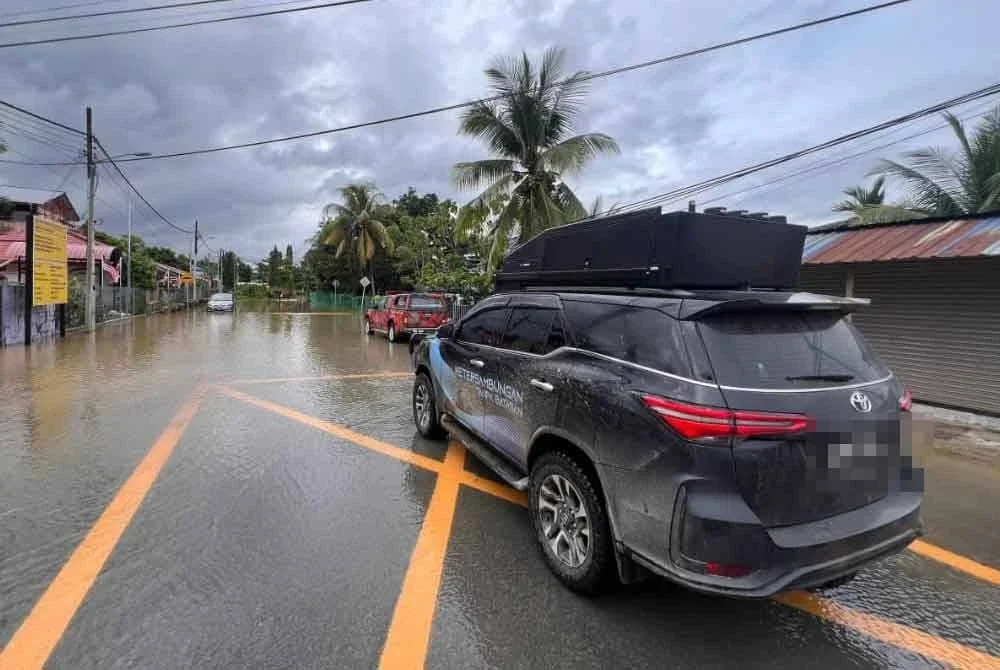 Kenderaan mudah alih MCMC PRIME di lokasi bencana pada Isnin.