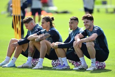 Gyokeres (kiri) senjata baharu Arsenal di bahagian serangan musim ini.