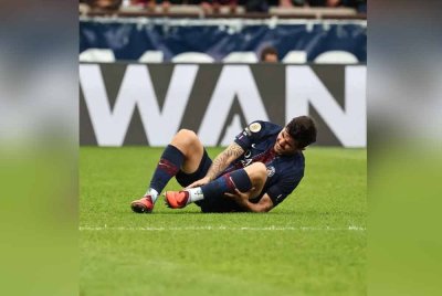 Lucas Beraldo mengalami kecederaan buku lali semasa perlawanan menentang Lens.