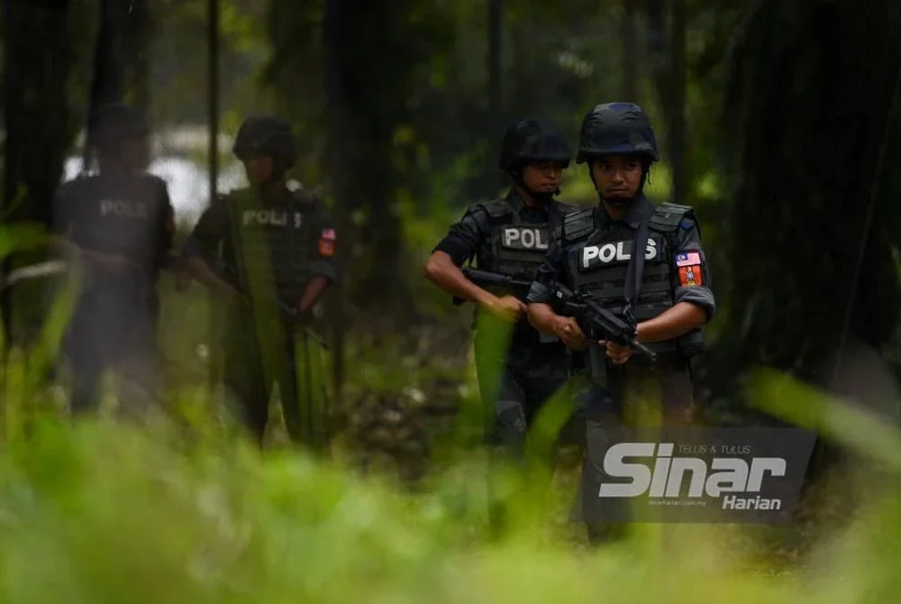 Penugasan di sempadan memerlukan kecekapan tinggi kerana penyeludup kini semakin agresif, malah ada yang menggunakan senjata api. Foto MOHD RAFIQ REDZUAN