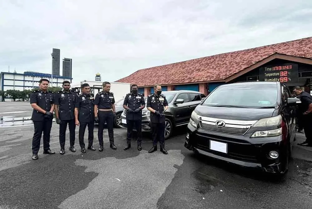 Antara kenderaan yang disita dalam serbuan menerusi Op Pine di Lembah Klang pada 10 September lalu.