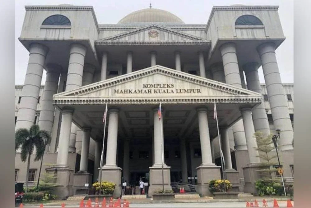 Pihak pendakwaan memberitahu bahawa, bekas model yang dituduh memuat naik video dan sijil nikah palsu dengan seorang putera mahkota di akaun TikTok pada Februari lalu, layak dibicarakan di Mahkamah Sesyen Kuala Lumpur pada Rabu. Gambar hiasan