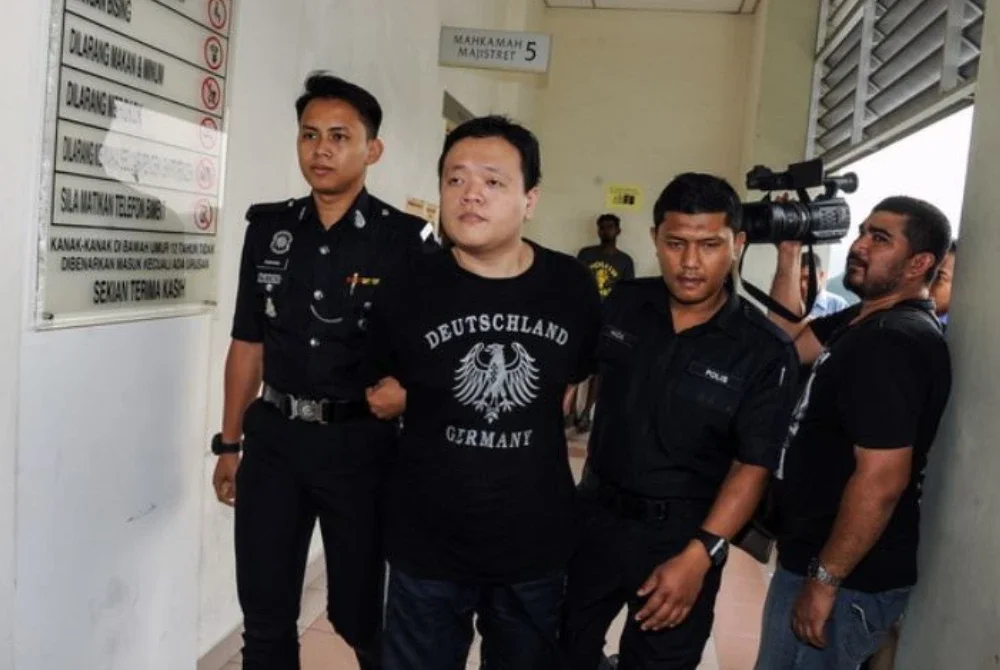 Pada 24 Mac 2023, Mahkamah Majistret Petaling Jaya mendapati Chang Nam (tengah) bersalah kerana cuba memeras ugut RM30,000 daripada anak Pastor Raymond Koh yang hilang, kononnya bagi membebaskan bapanya. Foto fail Bernama