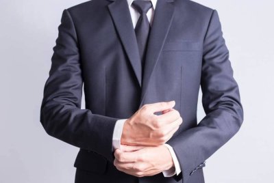 Dalam zaman yang penuh helah ini, kita mudah tertipu dengan orang yang nampak gah di luar tapi kosong di dalam. Foto hiasan 123RF