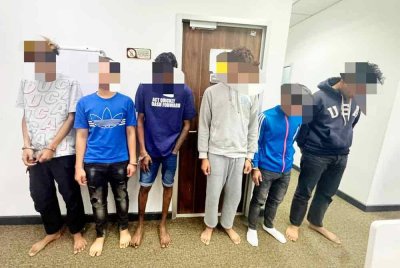 Antara suspek yang ditahan kerana disyaki terlibat dalam penyalahgunaan dadah. Foto: Ihsan AADK