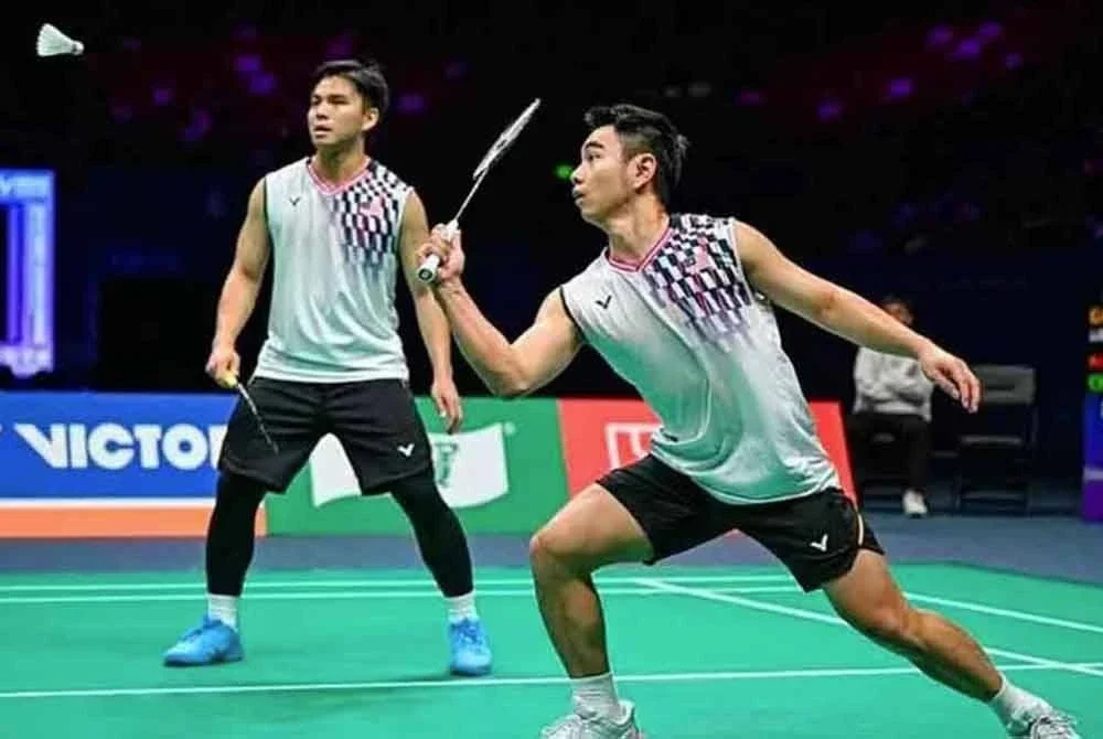 Sze Fei–Izzuddin ambil masa 35 minit jinakkan Jhe Huei–Po Hsuan di Shenzhen Arena. FOTO: AGENSI