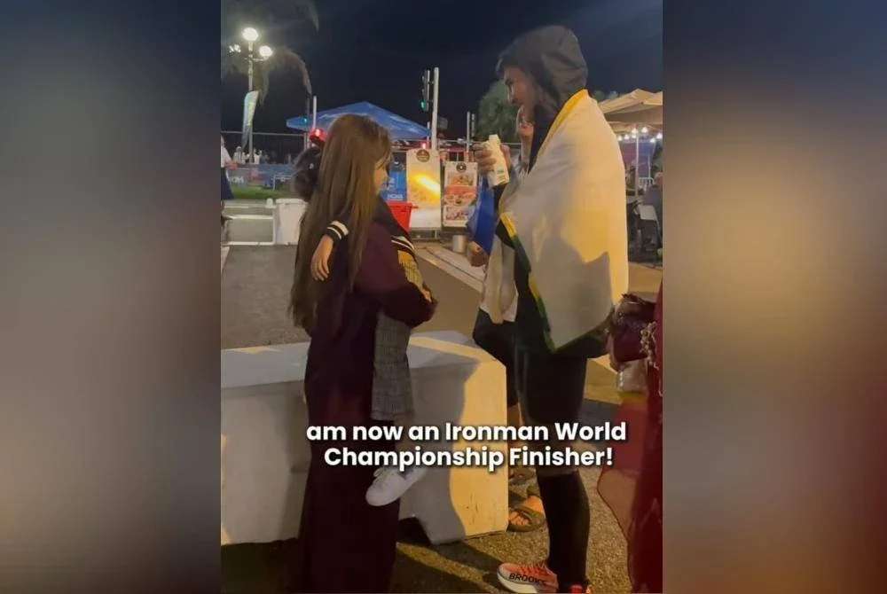 Tangkap layar video dikongsikan Syed Saddiq yang berjaya menamatkan cabaran Ironman World Championship.