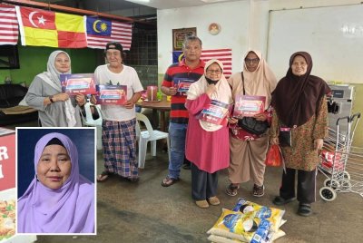 Penduduk Taman Medan antara penerima sumbangan beras yang digerakkan sempena Malaysia #QuranHour 2025. (Gambar kecil: Marhaini)