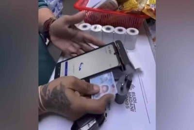 Alat khas digunakan untuk mengenal pasti kelayakan pengguna memperolehi subsidi bersasar petrol RON95.