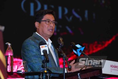 Azam ketika berucap pada Majlis Penutupan Persidangan Penyelidikan Governans, Integriti dan Antirasuah Peringkat Kebangsaan Kali Ke-4 di Movenpick Convention Centre pada Jumaat. Foto Sinar Harian - MOHD HALIM ADBUL WAHID