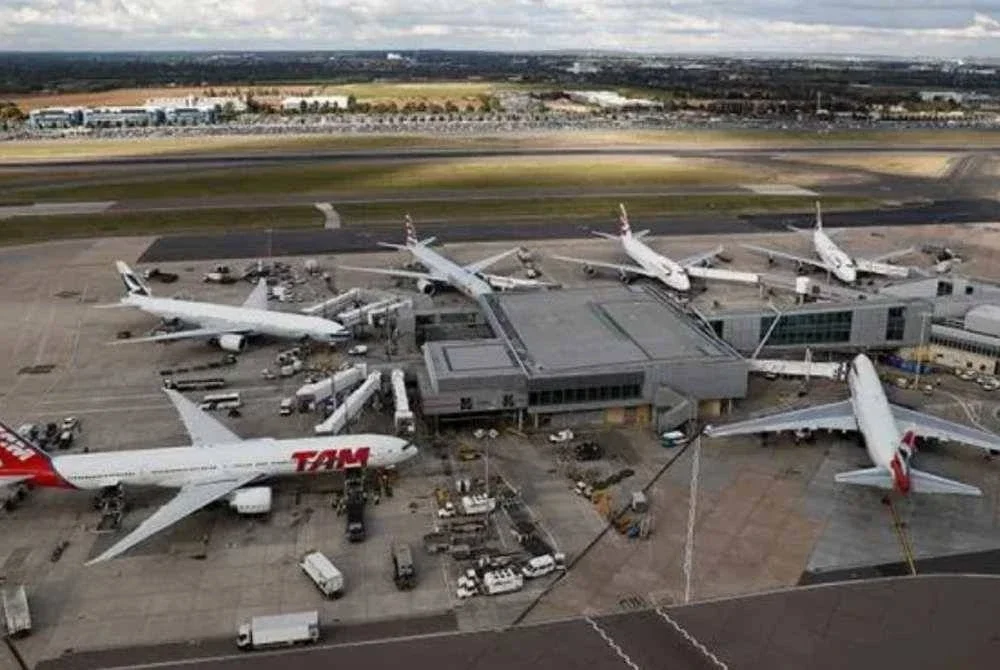 Beberapa lapangan terbang utama di Eropah termasuk Heathrow, Brussels dan Berlin mengalami gangguan besar pada Sabtu selepas serangan siber.