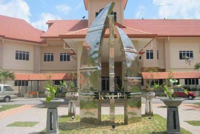 Matrikulasi diwujudkan untuk membuka ruang kepada pelajar bumiputera agar tidak ketinggalan dalam persaingan. - Gambar hiasan