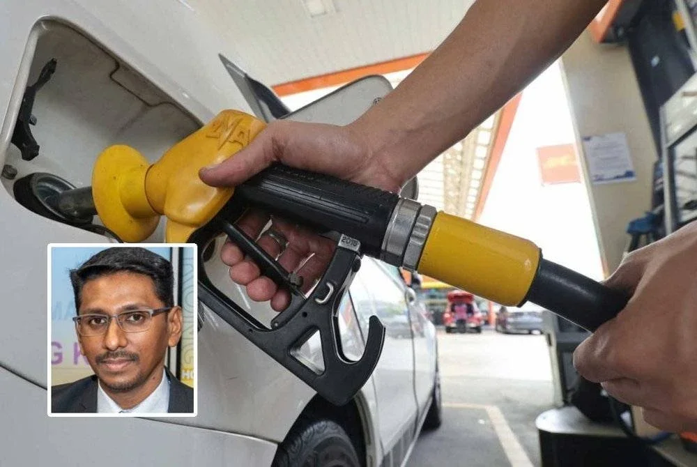 roses mengisi minyak menerusi sistem subsidi RON95 menggunakan MyKad yang akan bermula hujung bulan ini perlu lancar, cepat. Gambar kecil: Saravanan