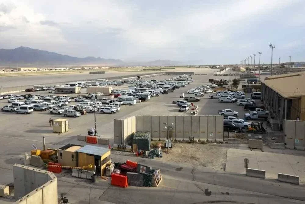 Donald Trump memberi amaran akan berlaku 'perkara buruk' jika Afghanistan tidak mengembalikan semula Pangkalan Udara Bagram. Foto EPA