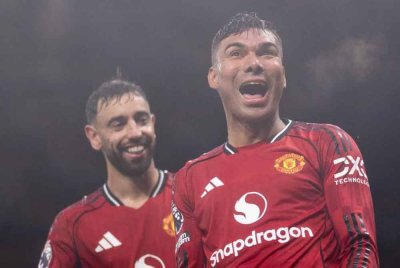 Fernandes-Casemiro ledak gol buat United di Old Trafford. Foto: Agensi
