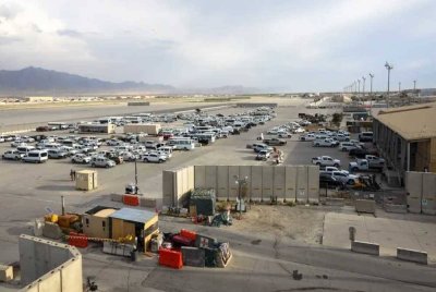 Donald Trump memberi amaran akan berlaku 'perkara buruk' jika Afghanistan tidak mengembalikan semula Pangkalan Udara Bagram. Foto EPA