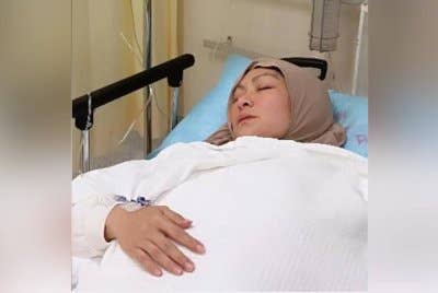 Abby Abadi dimasukkan ke hospital selepas konsert Elite Live 25 di KLCC dan disahkan menghidap influenza dengan suhu badan mencecah 40 darjah Celsius. Foto Instagram Abby Abadi